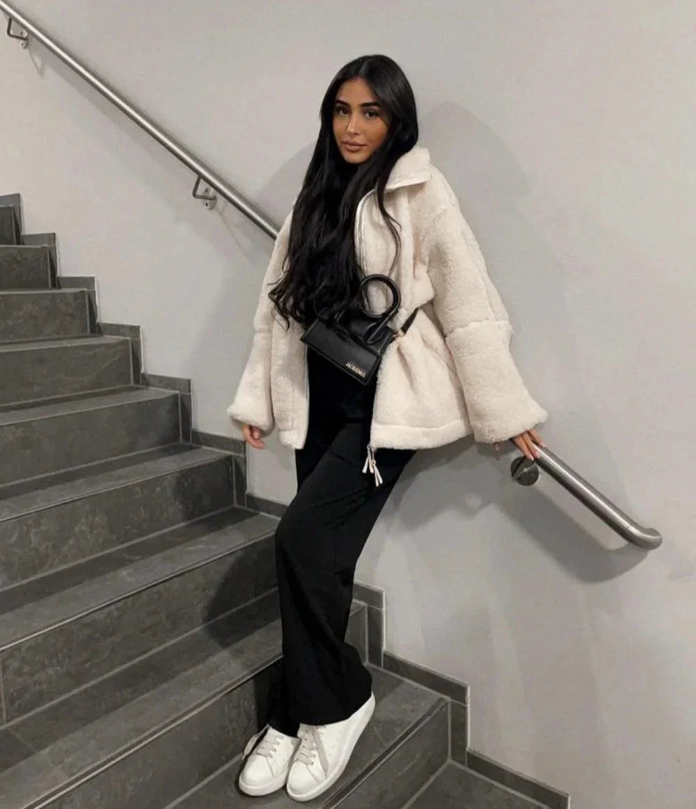 WoolElegance™ | De winterjas die warmte en stijl combineert op koude dagen