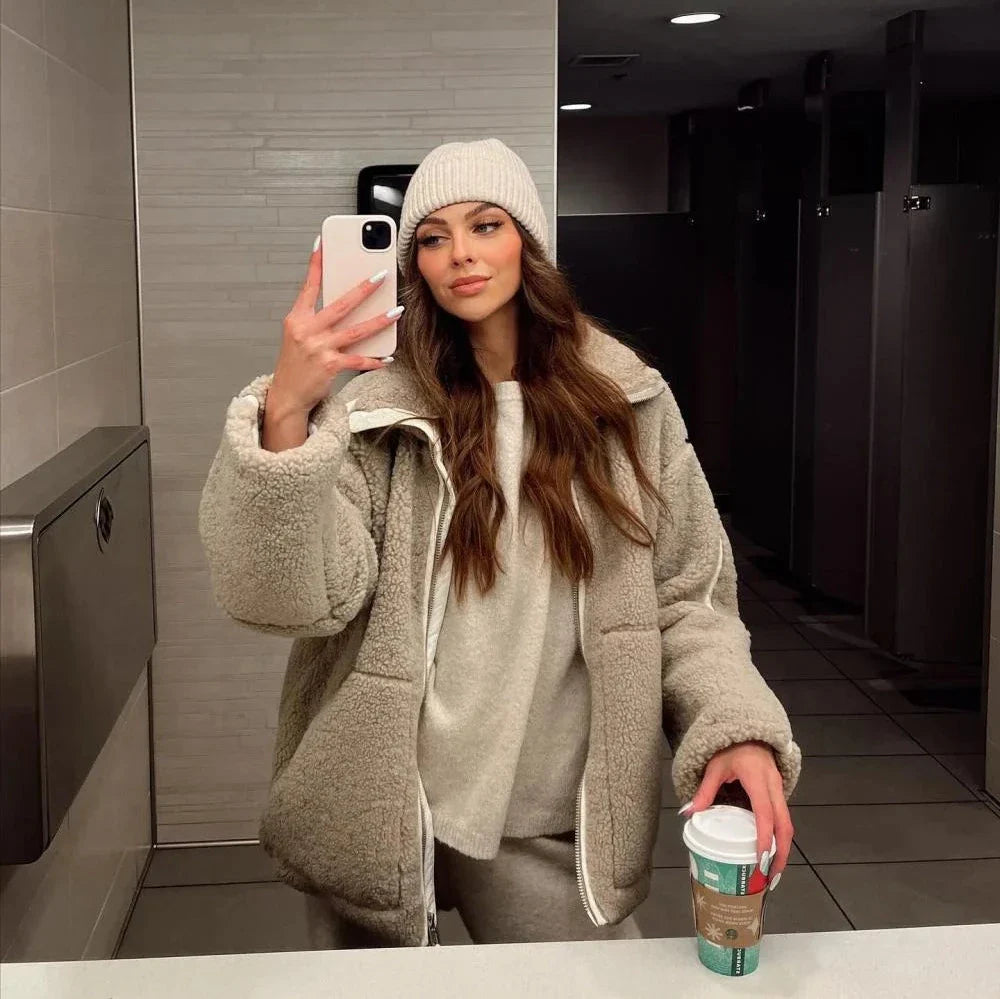 WoolElegance™ | De winterjas die warmte en stijl combineert op koude dagen